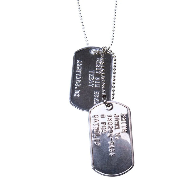 Shiny Dogtags, Sæt
